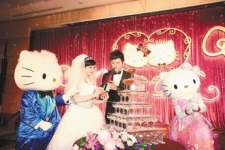 漢來Kitty Wedding 夢幻馬車迎新人